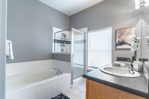 Bathroom - 169 Vizcay (Davenport)