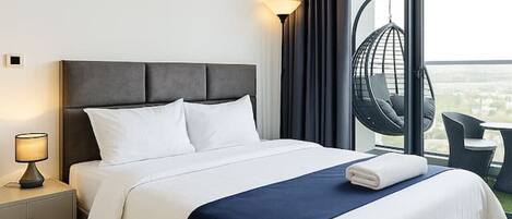 Skrivebord, strygejern/strygebræt, Wi-Fi, sengetøj