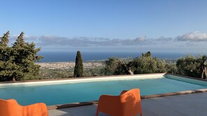Pool - Typical Sicilian country house, set in a park of olive trees  (Avola)
