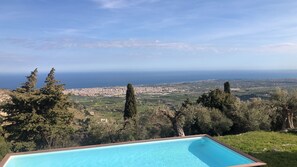 Pool - Typical Sicilian country house, set in a park of olive trees  (Avola)