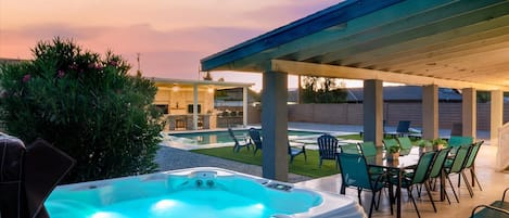 تناول الطعام بالخارج