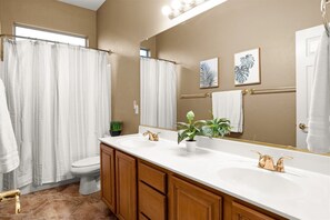 淋浴设施、吹风机、毛巾