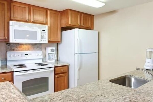 ثلاجة، ميكروويف، فرن، موقد طهي مسطح