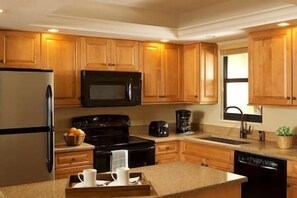 Fridge, microwave, stovetop, dishwasher