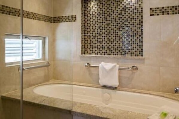 تجهيزات دش، مجففات شعر، مناشف