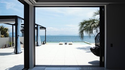 PLATINUM RESORT 1 Villa with Infinity Pool with Private Beach Water Bike Boat unloading available (bring your own) Vacation Rental