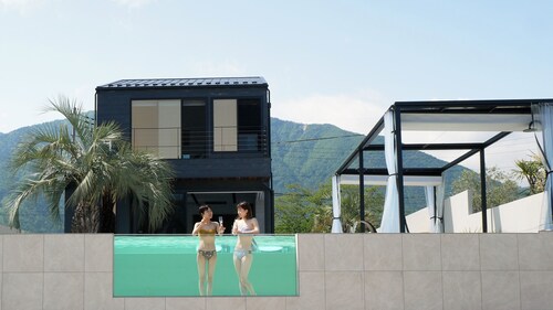 PLATINUM RESORT 1 Villa with Infinity Pool with Private Beach Water Bike Boat unloading available (bring your own) Vacation Rental
