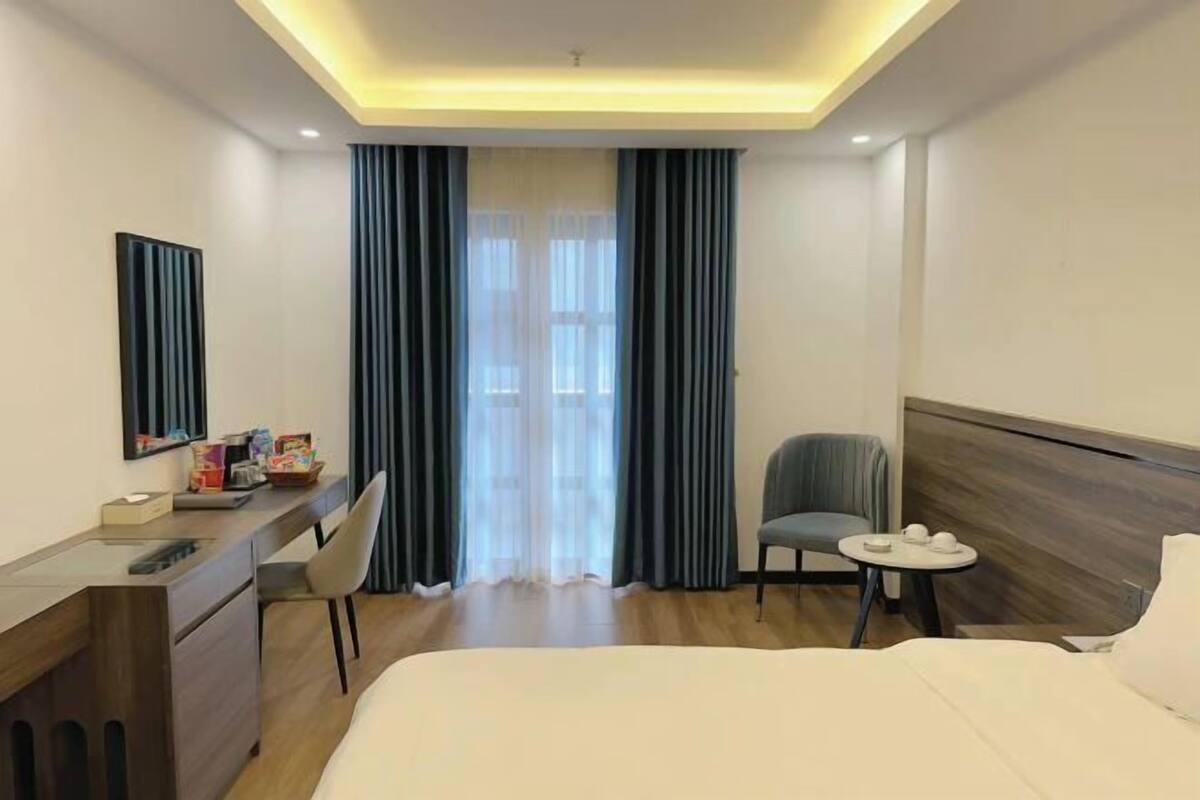 Blackout curtains, soundproofing, iron/ironing board, free WiFi