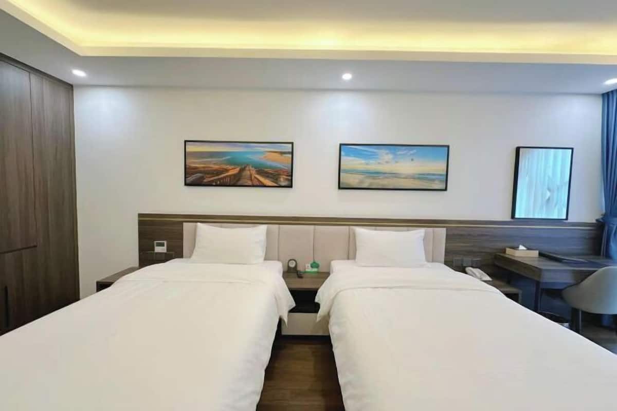 Blackout drapes, soundproofing, iron/ironing board, free WiFi