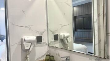 Executive Twin Room | Bathroom | Slippers