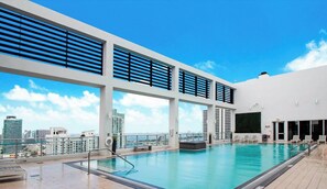 Piscine extérieure, piscine chauffée