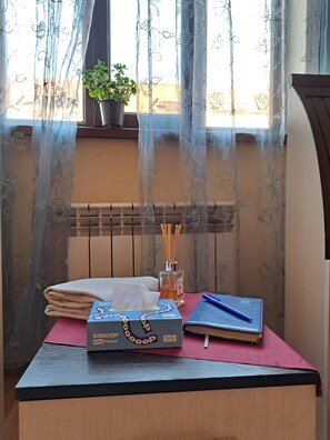 Double room with 2 separate beds shared bathroom | Iron/ironing board, free WiFi, bed sheets - Arm Hostel (Yerevan)