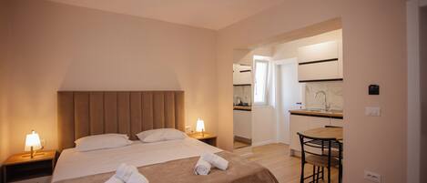 2 chambres, fer et planche à repasser, Wi-Fi, draps fournis