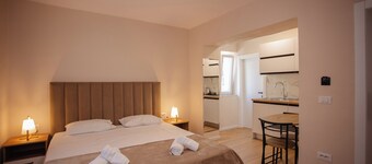 City Center Studio Apartments 