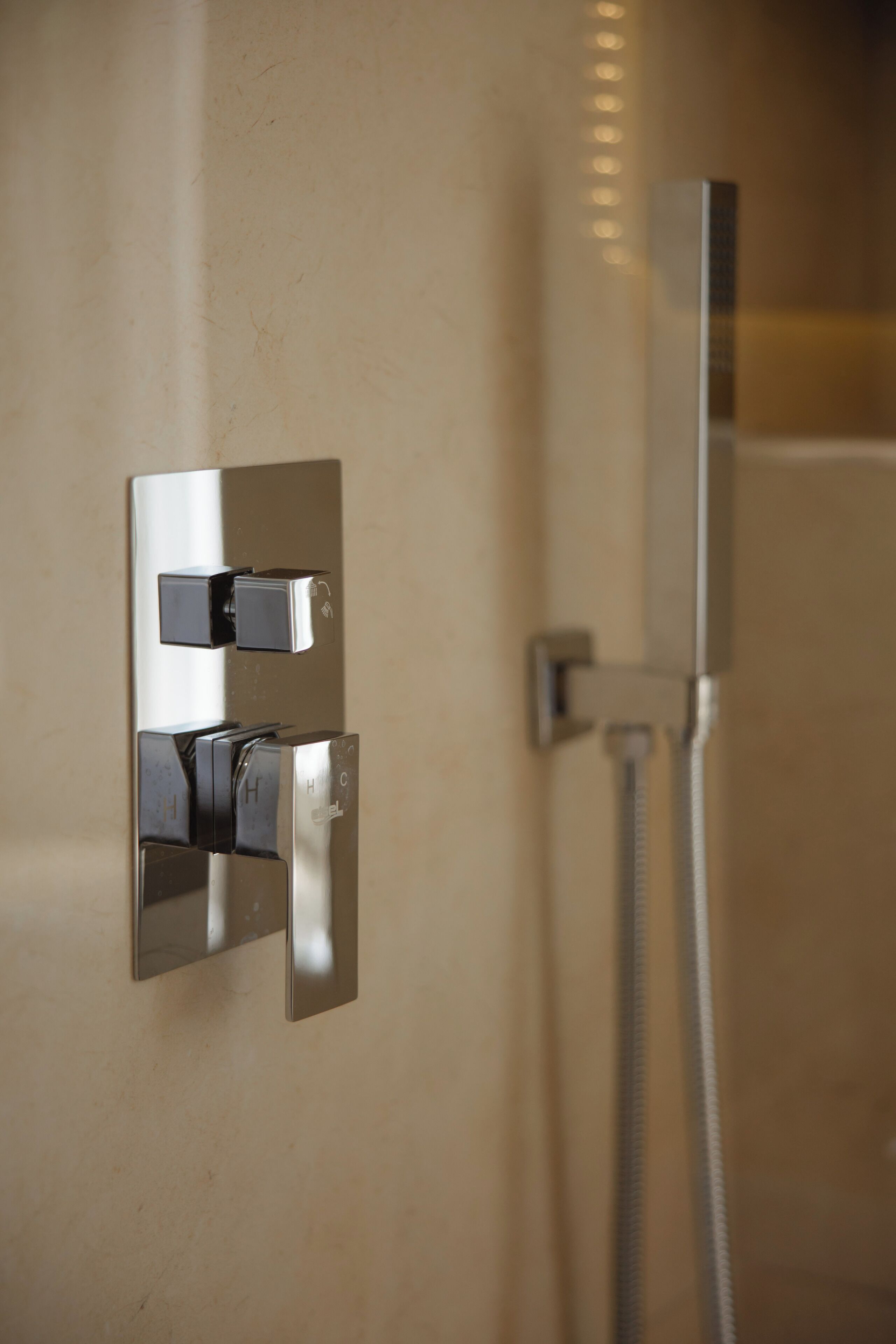 Hand-held showerhead