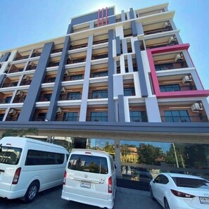 Front of property - Constancy Jomtien Pattaya Hotel (Sattahip)