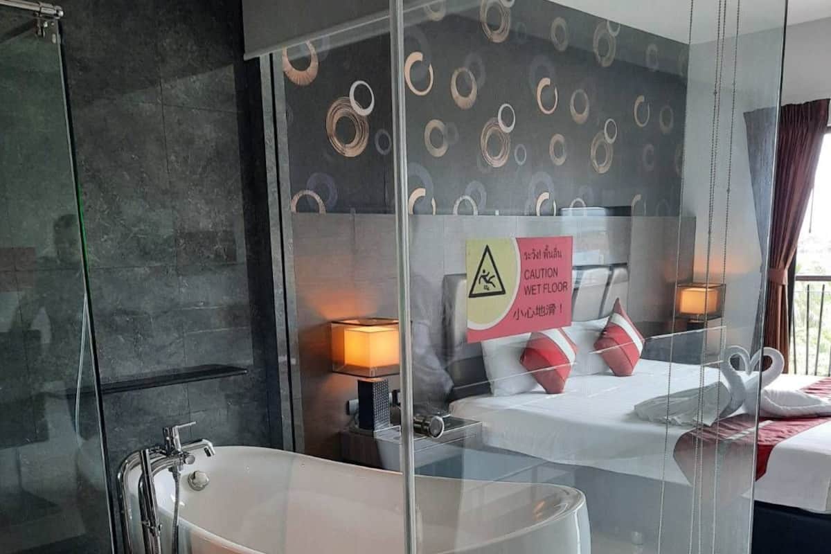Suite monolocale luna di miele, vista città | Wi-Fi gratuito