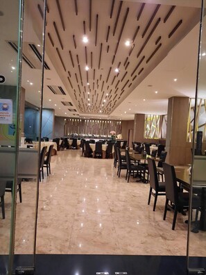 Daily cooked-to-order breakfast (THB 150 per person) - Constancy Jomtien Pattaya Hotel (Sattahip)