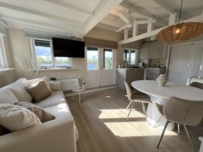 TV - NEW- The Cabana- near Amsterdam (Vinkeveen)