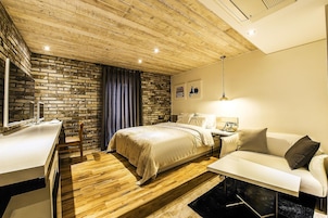 Deluxe Room | Free WiFi, bed sheets