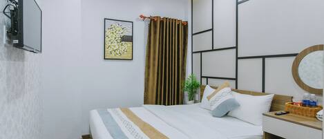Quarto casal luxo, para não fumantes | Frigobar, ferros/tábuas de passar roupa, Wi-Fi de cortesia