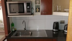 Unclassified image, 3 of 7, button - Bebo House merced  (Santiago)