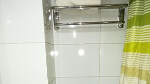 Unclassified image, 4 of 7, button - Bebo House merced  (Santiago)