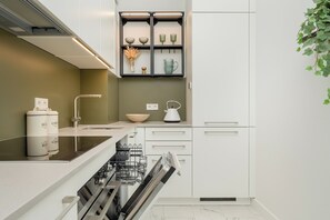 Leilighet, 1 soverom, kjøkken | Eget kjøkken | Oppvaskmaskin og kjøkkenutstyr