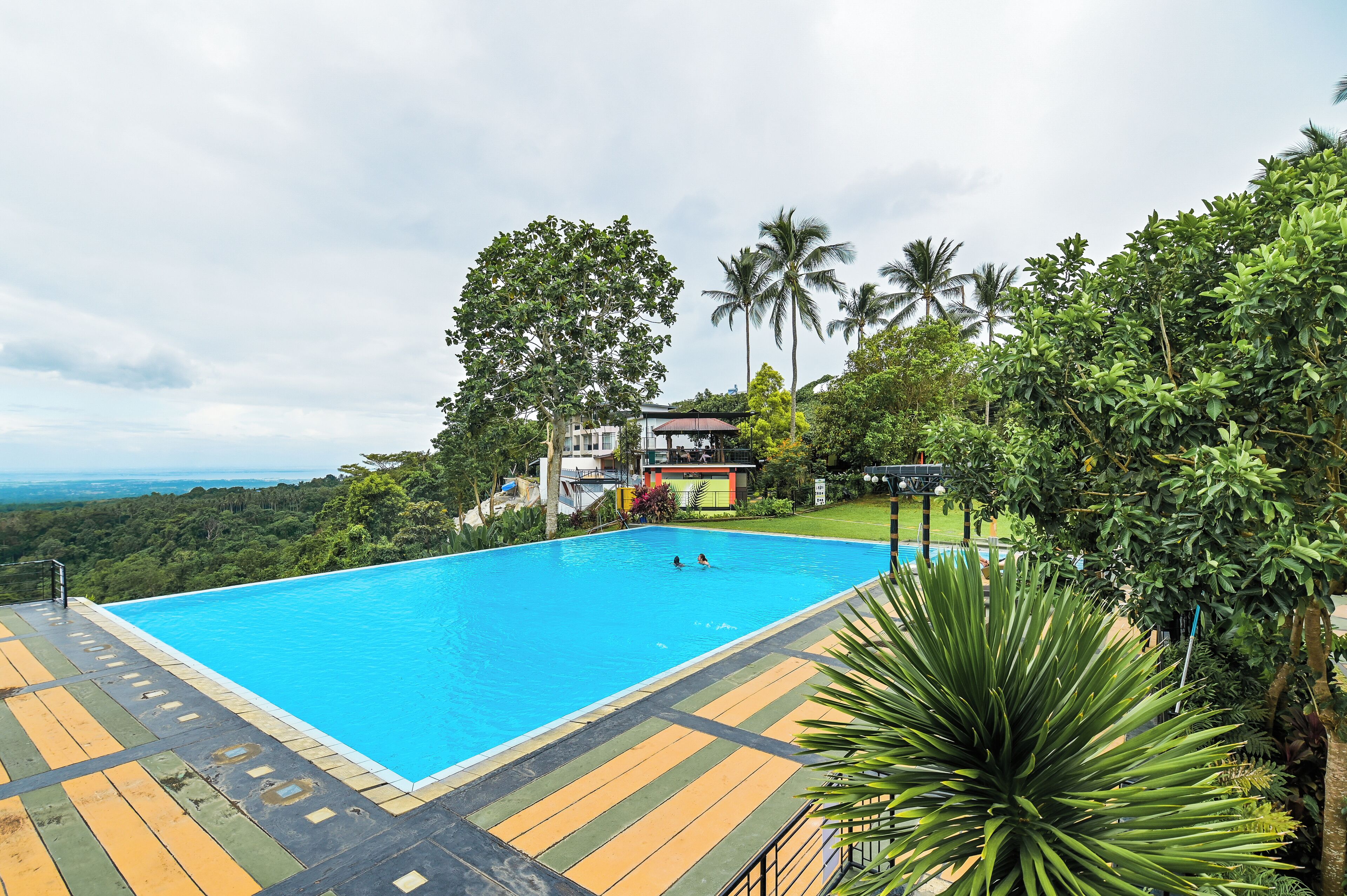 3 piscinas al aire libre