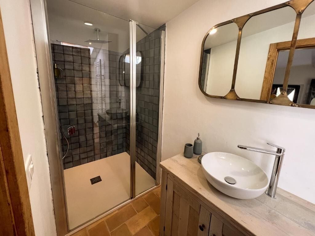 Standard-Doppelzimmer, eigenes Bad | Badezimmer