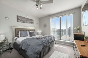 1 habitación, tabla de planchar con plancha, internet y ropa de cama 