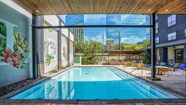 Pool - Spacious Dallas Apartment with City Views Near Galleria Mall (Dallas)