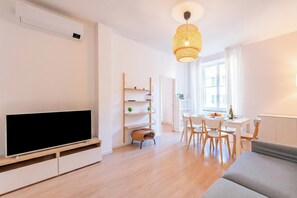 Family Apartment, 2 Bedrooms, Microwave (Cozy Maria Apartment in Portofino) | Living area | TV - Cozy Maria Apartment in Portofino (Portofino)