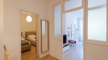 2 slaapkamers, een strijkplank/strijkijzer, wifi, beddengoed