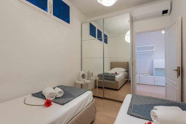 2 室のベッドルーム、アイロン / アイロン台、WiFi、ベッドシーツ