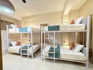 遮光布/窗簾、免費無線上網、床單