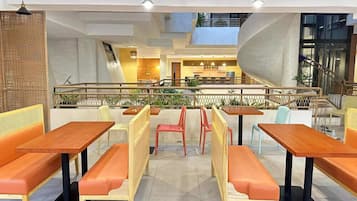 Daily continental breakfast (PHP 220 per person)