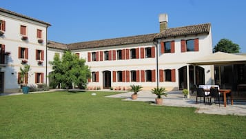 Esterni