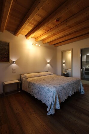 Deluxe Double Room, 1 Double Bed | Down comforters, desk, soundproofing, free WiFi