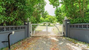 Enceinte de lâhĂ©bergement