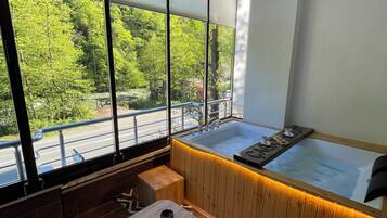 Chambre Royale, balcon, vue vallée | Décoration personnalisée, Wi-Fi gratuit, draps fournis