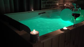 Elite Room, Balcony, Valley View | Individually decorated, free WiFi, bed sheets