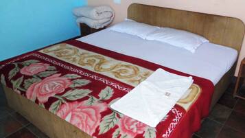 Standard Double Room | Soundproofing, free WiFi, bed sheets