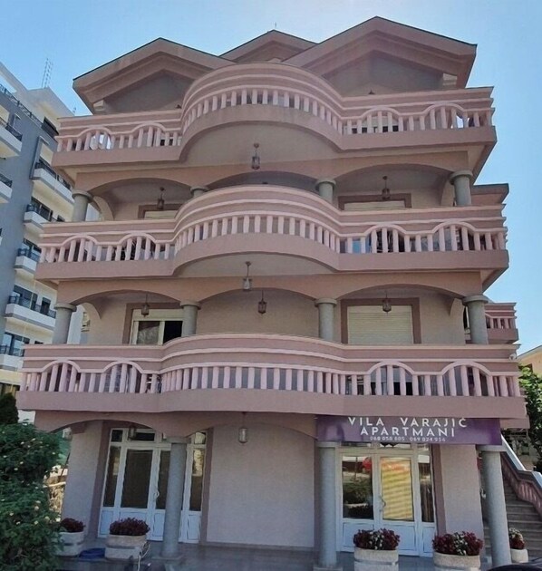 Family Apartment | Ruang tamu