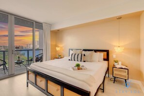 1 habitación, tabla de planchar con plancha, cuna de viaje y wifi 