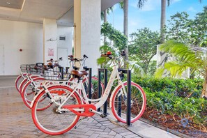 Property grounds - Spectacular Resort, Prime Location, Balcony, Gym (Hallandale Beach)