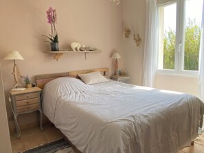 2 chambres, fer et planche Ă repasser, Wi-Fi, draps fournis