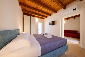 1 bedroom, iron/ironing board, WiFi, bed sheets - ApartmentsGarda - Loggia Libertà (GARDA)