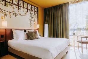 Espacio para trabajar con un portátil y sistema de insonorización