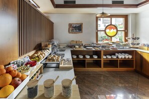 Desayuno buffet todos los días (con cargo)